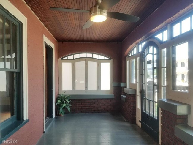 Building Photo - 2 br, 1.5 bath House - 135 Wisconsin Avenue