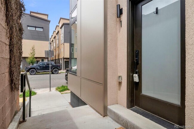 Building Photo - 4432 Tennyson St
