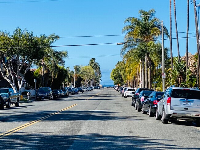 See and hear the ocean from your front yard! - 613 20th St