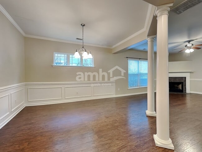 Building Photo - 75 Summer Hill Way