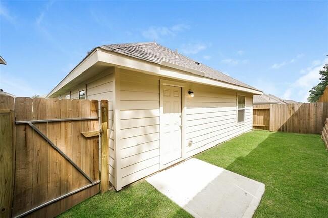 Building Photo - 14044 Lahontan Dr