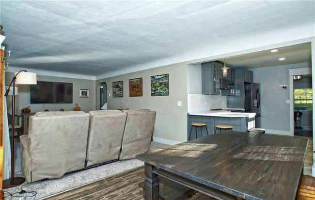 Foto del edificio - 8376 Eagle Rd
