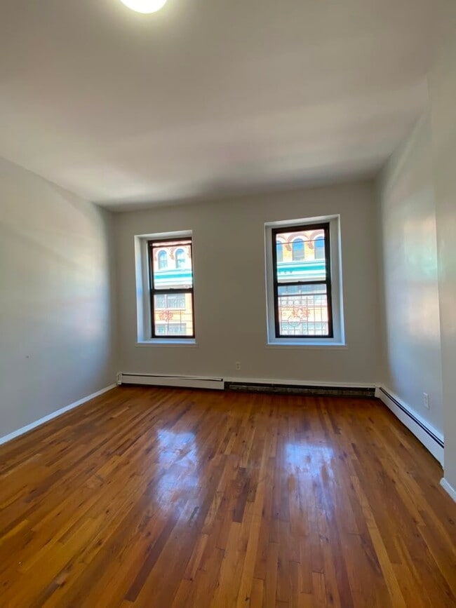 Photo - 20 N Broadway (Yonkers, NY) Apartment