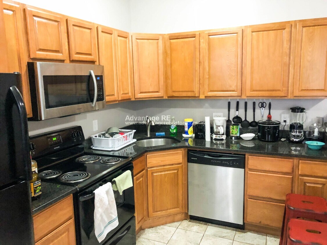 Foto principal - 1032 Commonwealth Ave