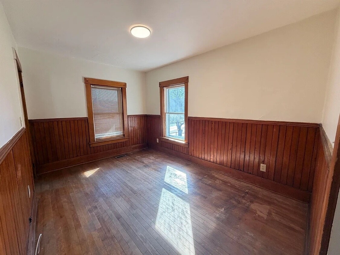 Building Photo - 149 Berlin St