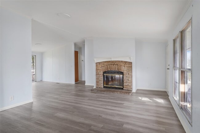 Building Photo - 16461 Hill Country Dr