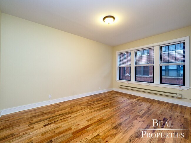 Foto del edificio - 4413 N Wolcott Ave