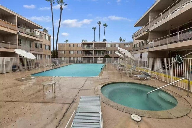Building Photo - 6979 Palm Ct