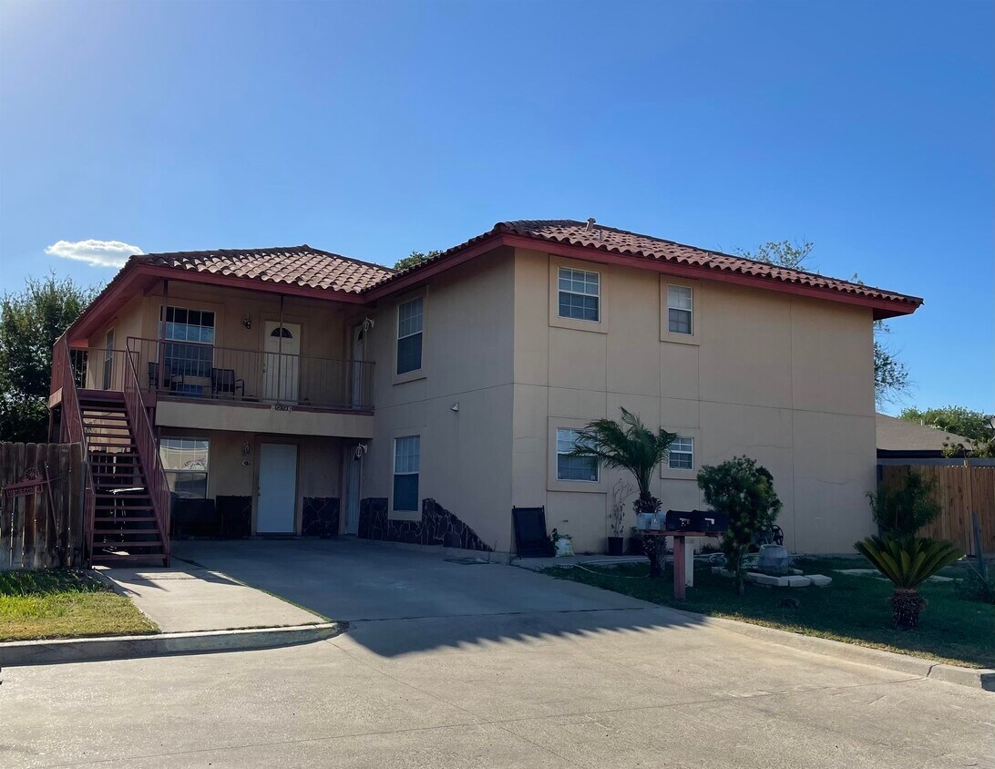 Foto principal - 8006 McPherson Rd