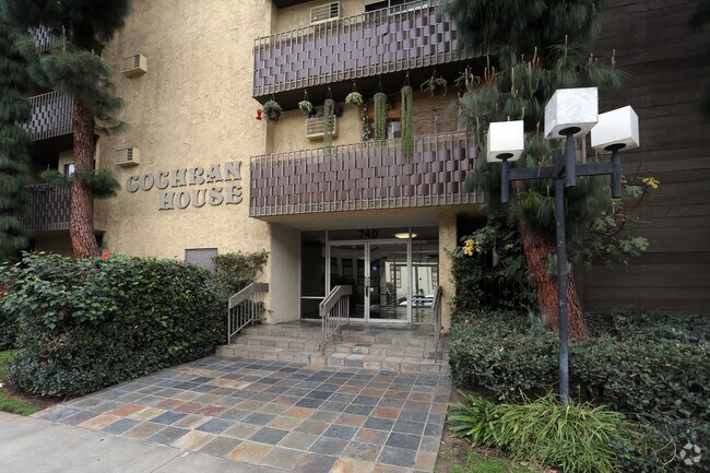 Foto del edificio - 740 S. Cochran