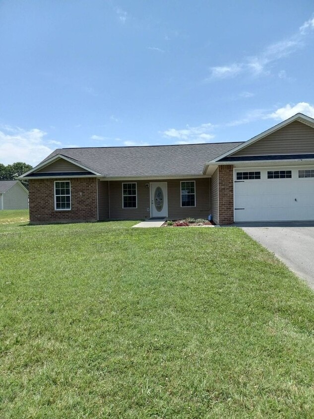 Primary Photo - Now accepting application for 3 bedroom 2 bath brick home in White Pine, TN