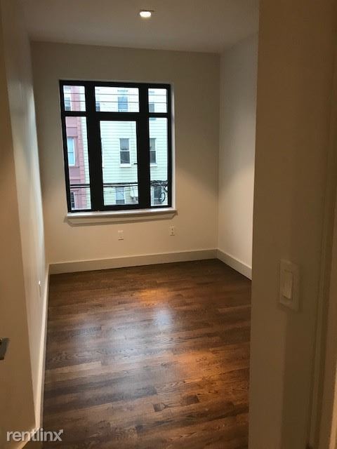 Foto del edificio - 3 br, 2 bath Room For Rent - 178 Wyckoff Ave