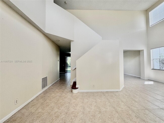 Building Photo - 4383 Laurel Ridge Cir