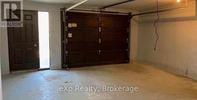 Building Photo - 215 McNab St