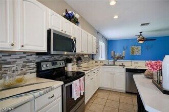 Building Photo - 2059 Willow Branch Dr