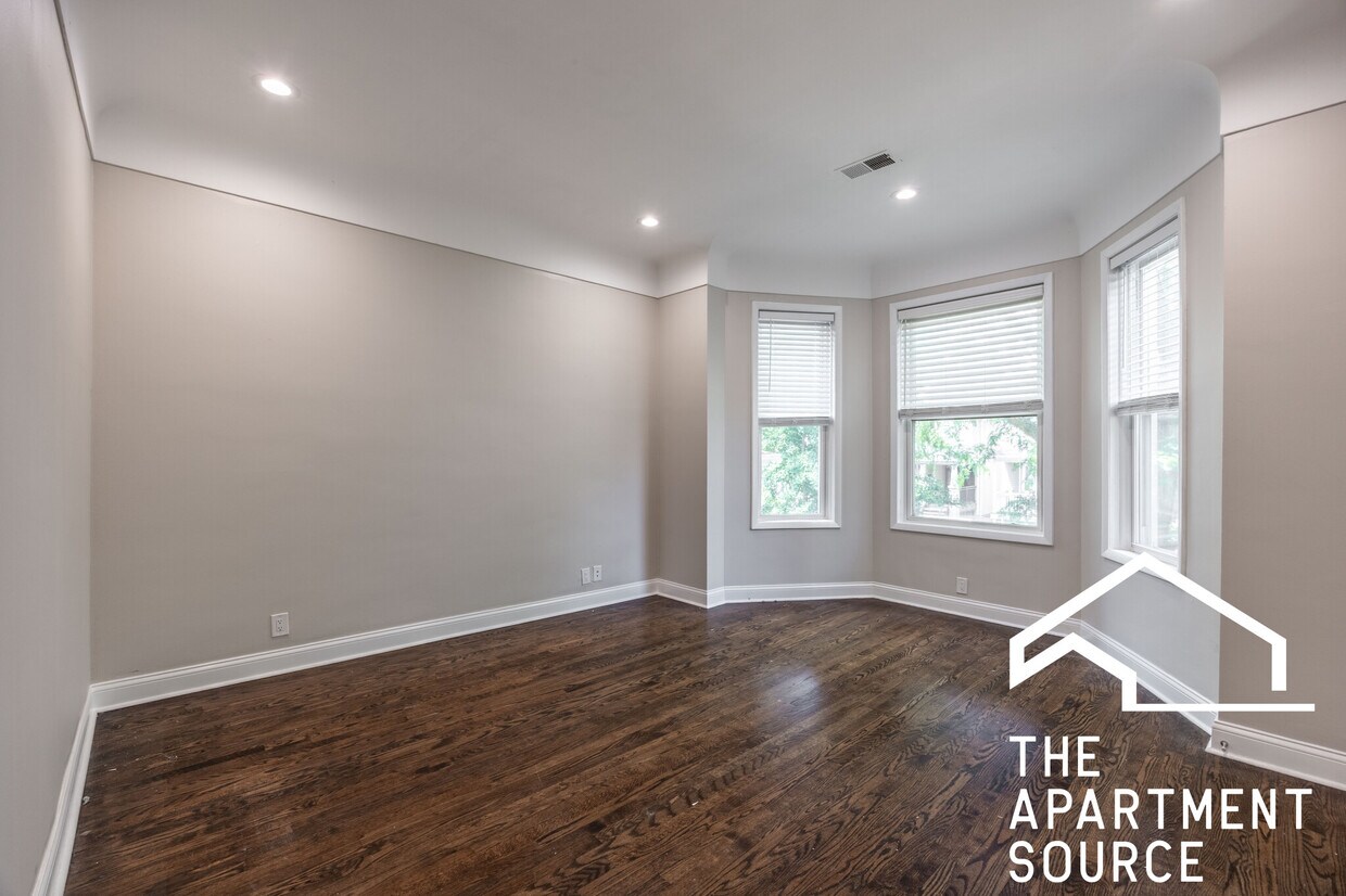 Foto principal - 4849 N Seeley Ave