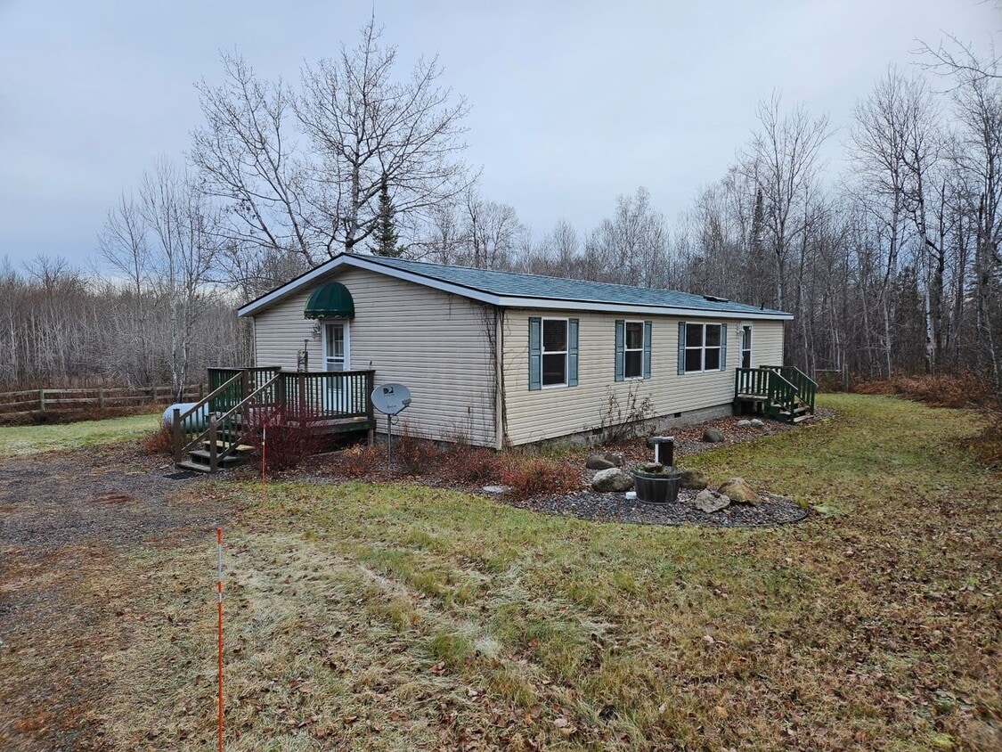 Primary Photo - 3 bed, 2 bath on 10 acres w/30' x 40' Pole...