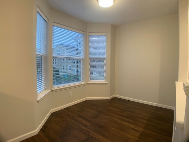 Foto del edificio - Remodeled Beautiful Progress Ridge Town home! 2 Bedrooms 2 Baths, 1628 Sq. Ft.