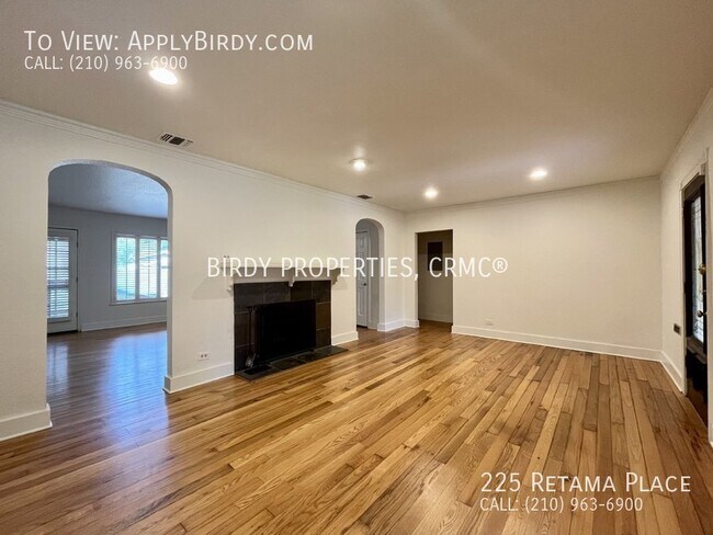 Building Photo - **3 Bed, 2 Bath Home in Alamo Heights**