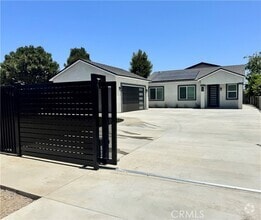 Building Photo - 12669 Oaks Ave