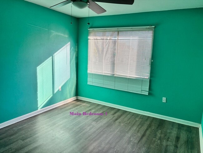 Foto del edificio - 1550 Renate Dr