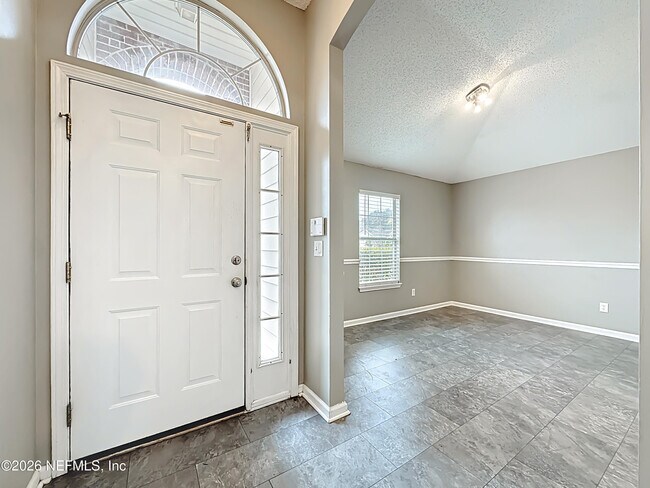 Foto del edificio - 3020 Golden Pond Blvd