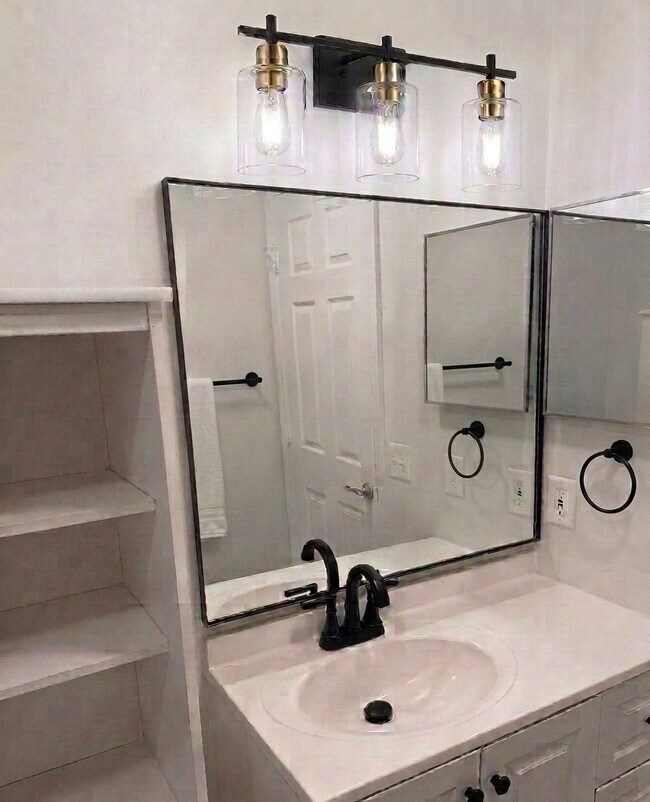Tocador del baño principal - 10024 Vanderbilt Cir