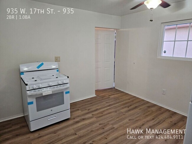 Foto del edificio - 935 W 17th St