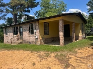 Building Photo - 1006 White Oak Ext