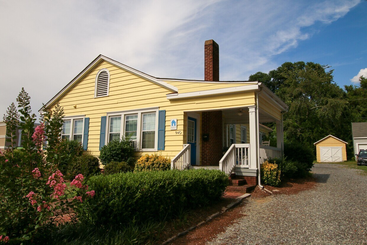 Foto principal - 940 College Avenue Ext