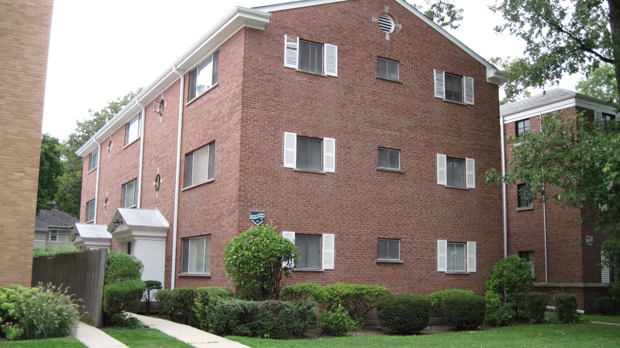 Primary Photo - 2215 Central St