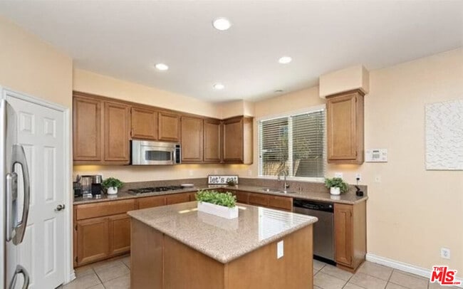 Building Photo - 5634 Cambria Dr