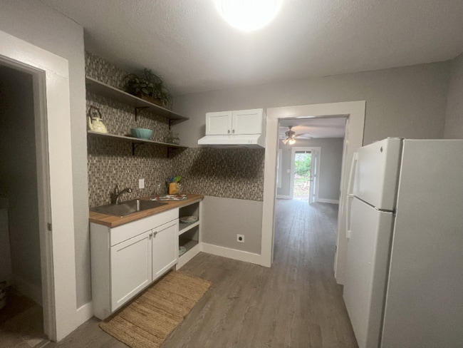 Photo - 2023 Beaver Ln House