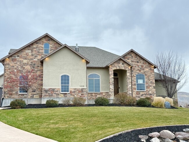 Building Photo - 14328 S Log Home Ln