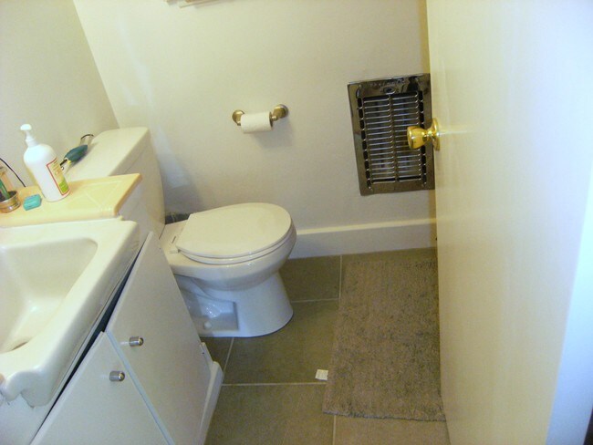 Bath - 6601 E Ocean Blvd