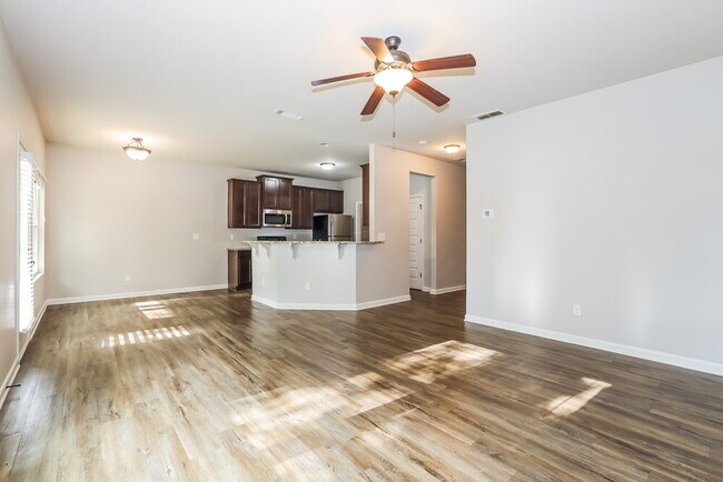 Building Photo - 1845 Simmons Ln