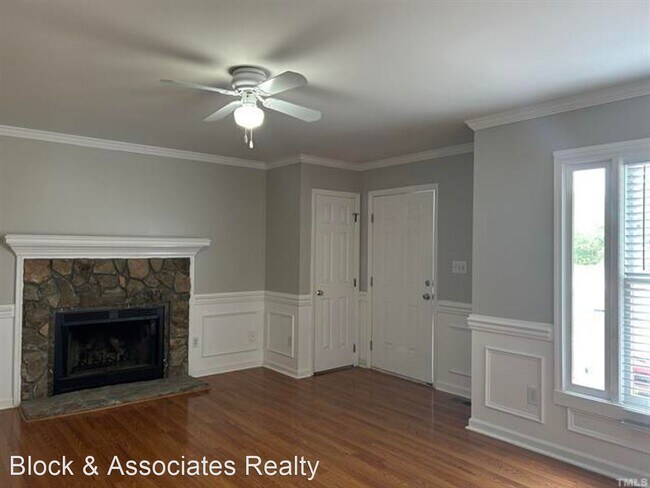 Building Photo - 3 br, 2.5 bath House - 8037 Perry Creek Road