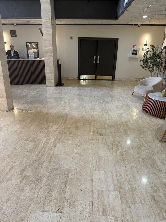 Foto del edificio - 2750 NE 183rd St