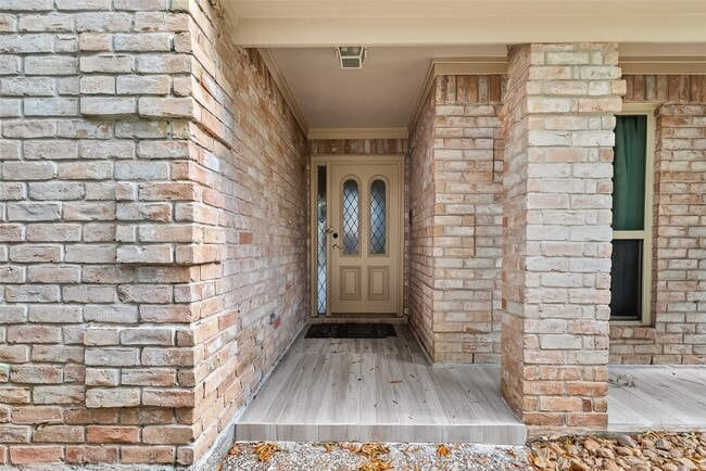 Building Photo - 13618 Jessica Ln