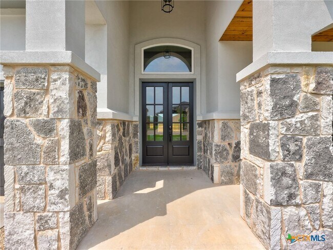Building Photo - 505 Magan Ln