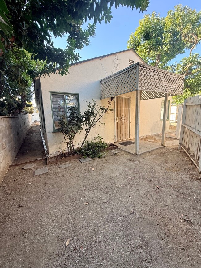 Building Photo - 333 E Providencia Ave