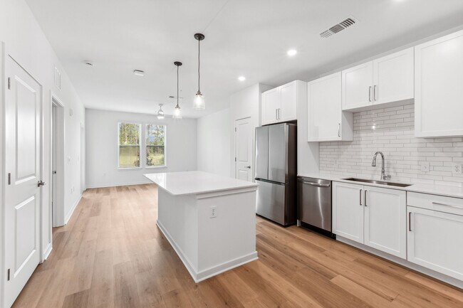 Building Photo - Mosby Barclay West