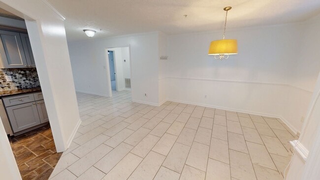 Building Photo - 3 Bedroom Condo in Kings Grant w/ Luxury Updates!