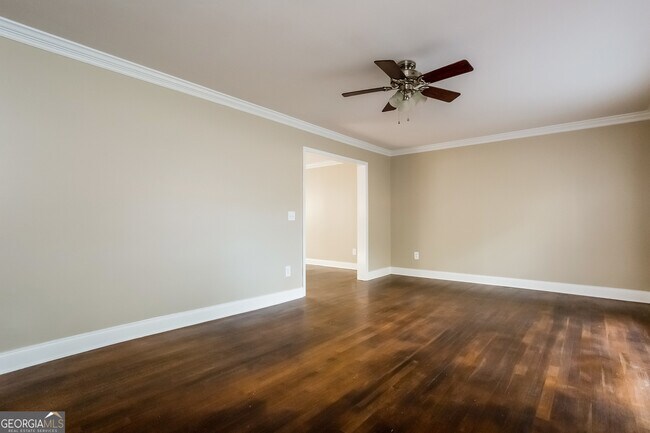 Foto del edificio - 2134 Elinwood Dr