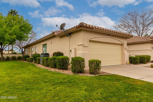 Foto del edificio - 9753 E Holiday Way
