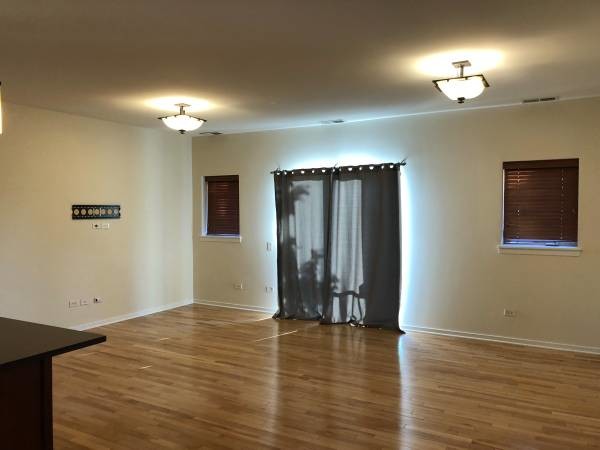 Comedor/Sala de estar - 915 S Lytle St