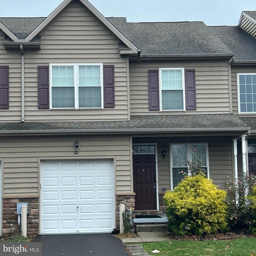 114 Oxford Falls Ct, Langhorne, PA 19047 Townhome Rentals in