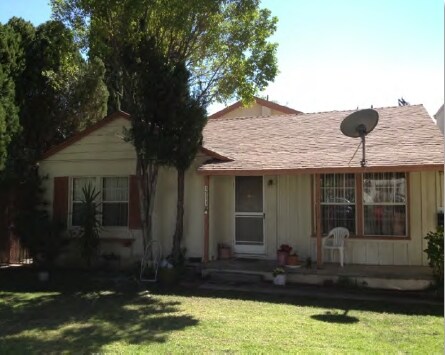 Building Photo - 17112 Chatsworth St
