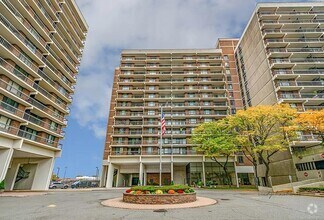Building Photo - 150-38 Union Tpke