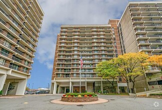 Building Photo - 150-38 Union Tpke